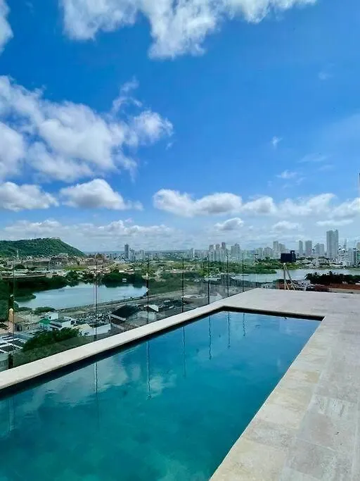 Pool & Rooftop! Steps To The Old City And Getsemany Cartagena